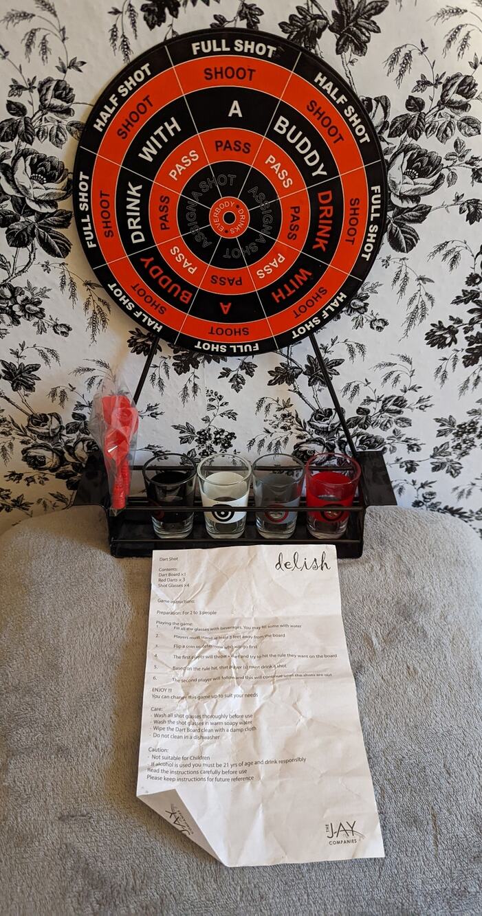 NWOT Magnetic Dart Shots Drinking Game 8 Piece Set Bar Adult Party Night Alcohol